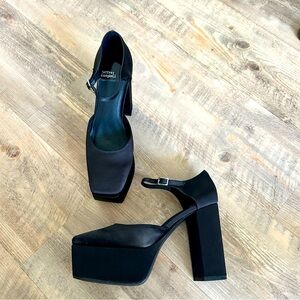 Jeffrey Campbell Ovr-N-Out Pump sz 9